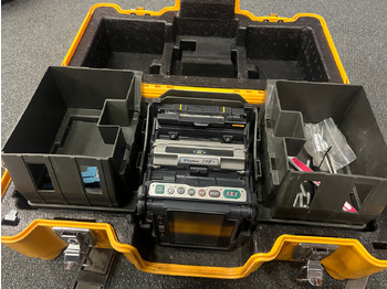 معدات البناء