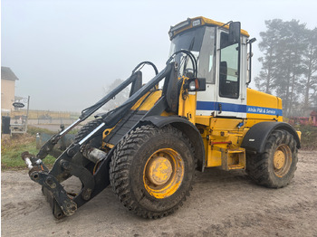 اللودر بعجل JCB
