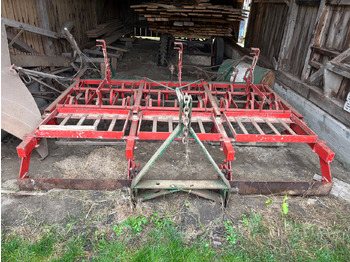 معدات حرث التربة KVERNELAND