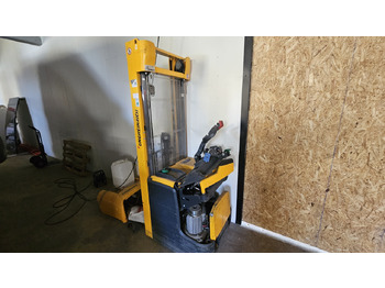 معدات المناولة JUNGHEINRICH