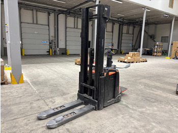 معدات المناولة TOYOTA