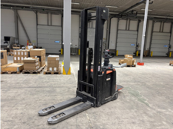 معدات المناولة TOYOTA