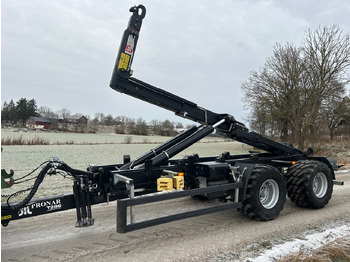 المقطورة الزراعية PRONAR