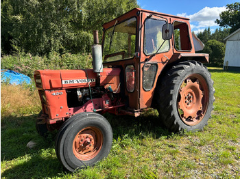 جرار VOLVO