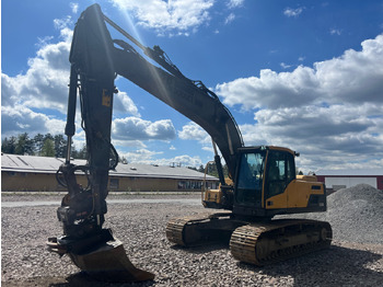 حفارة VOLVO EC220DL