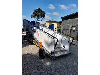 سلالم الطائرة AERO-GSE stairs Towable stairs with the pedestrian movement ( 2,4-3,8m): صورة 2