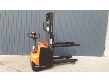 آلة التكديس BT