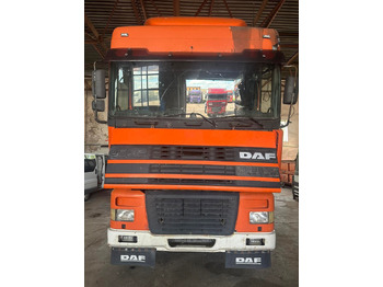 وحدة جر DAF XF 95
