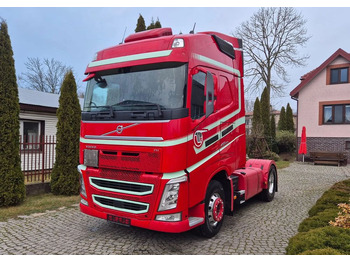وحدة جر VOLVO FH