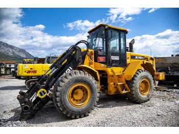 اللودر بعجل HYUNDAI HL740TM-7 for parts: صورة 2