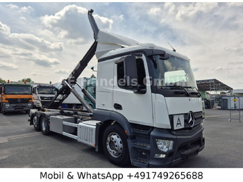 شاحنة ذات خطاف MERCEDES-BENZ Actros 2543