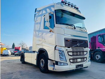 وحدة جر VOLVO FH 540