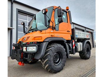 شاحنة قلاب UNIMOG U300
