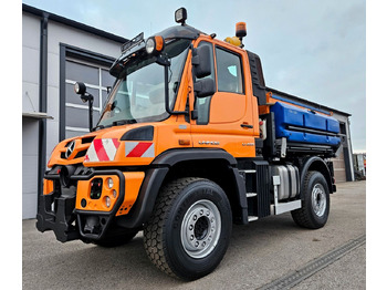 شاحنة قلاب UNIMOG