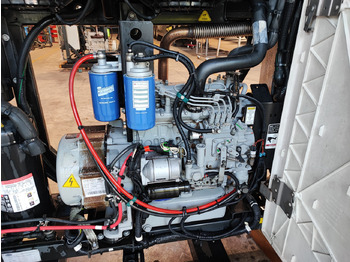 وحدة تبريد Motore Frigo Carrier Vector 1550: صورة 3 وحدة تبريد Motore Frigo Carrier Vector 1550: صورة 3