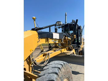 ممهدة CATERPILLAR 120