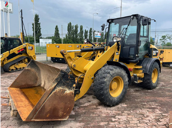 اللودر بعجل CATERPILLAR 908M