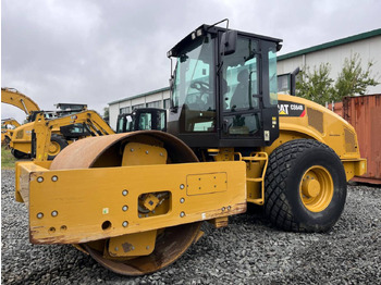 مدحلة ضاغطة CATERPILLAR CS64B