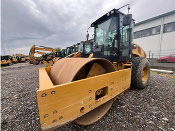 مدحلة ضاغطة CATERPILLAR CS64B