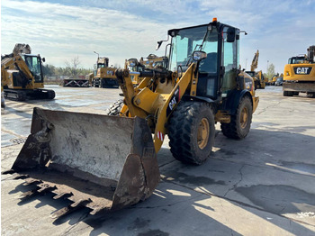 اللودر بعجل CATERPILLAR 906H