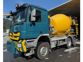 شاحنة خلاطة خرسانة LIEBHERR