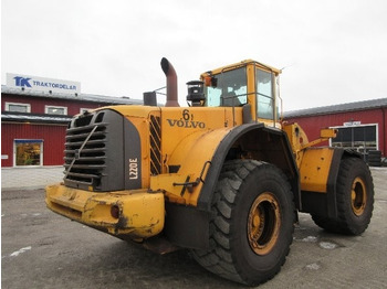 اللودر بعجل VOLVO L220E