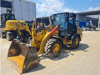اللودر بعجل CATERPILLAR 906