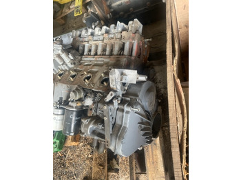 المحرك و قطع الغيار - الآلات الزراعية Deutz BF4L1011 blok wał głowica 04178912: صورة 2