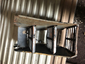 عتبة باب السيارة - الآلات الزراعية Fendt Stopnica Lewa: صورة 3