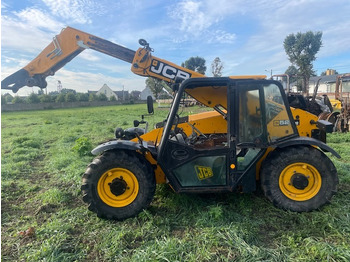 رافعة تلسكوبية JCB