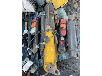 اسطوانة هيدروليكية JCB