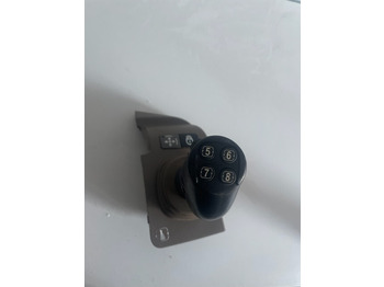 الكابينة والداخلية JOHN DEERE