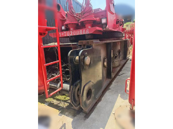 رافعة مجنزرة 2009 MANITOWOC 18000: صورة 4
