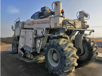 مثبت التربة WIRTGEN