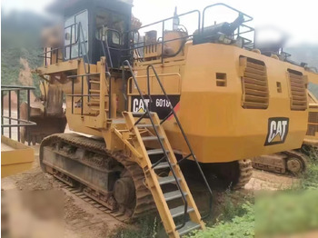حفار زحاف CATERPILLAR