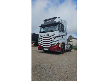 وحدة جر IVECO S-WAY