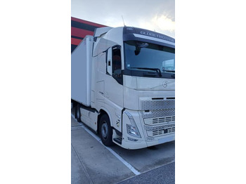 وحدة جر VOLVO FH 500