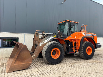 اللودر بعجل DOOSAN DL420