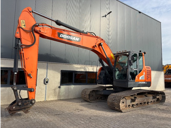 حفار زحاف DOOSAN DX235LCR-5