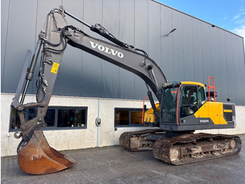 حفار زحاف VOLVO EC220EL