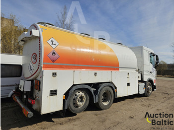 شاحنة صهريج لنقل الوقود Volvo FH 420: صورة 3