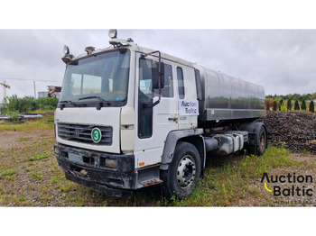 شاحنة صهريج VOLVO FL 220