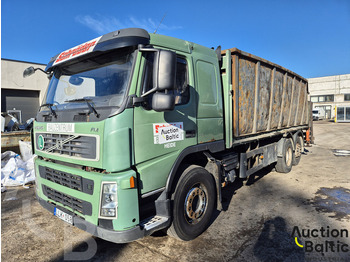 شاحنة قلاب VOLVO FM 300