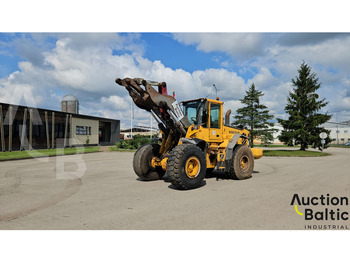 اللودر بعجل VOLVO L110E