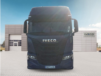 وحدة جر IVECO S-WAY