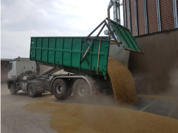 نصف مقطورة لنقل الحاويات