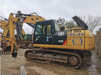 حفار زحاف CATERPILLAR 323D