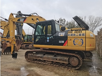 حفار زحاف CATERPILLAR 323D