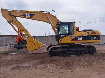 حفار زحاف CATERPILLAR 325C