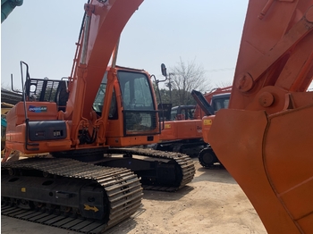 حفار زحاف DOOSAN DX225LC